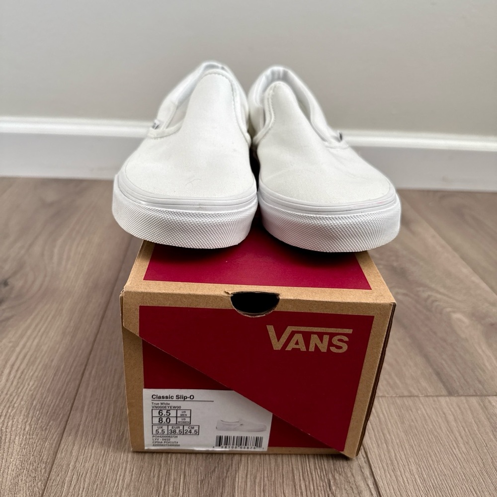 Vans Classic Slip-On – True White – Size 8 Women’s / 6.5 Men’s